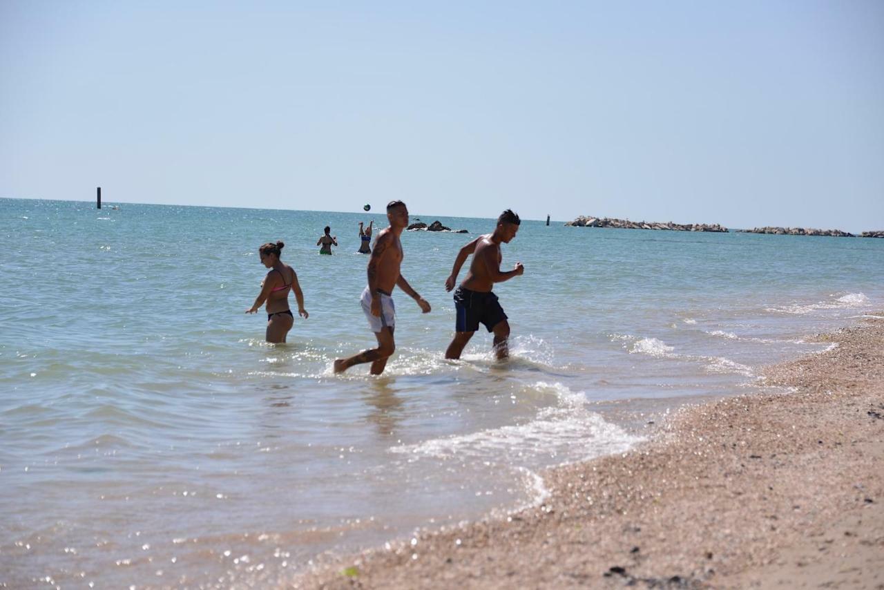Camping Tre Archi Lido di Fermo Exterior photo